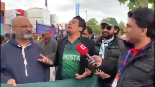 O Bhai Maro Mujhe Maro Meme Download